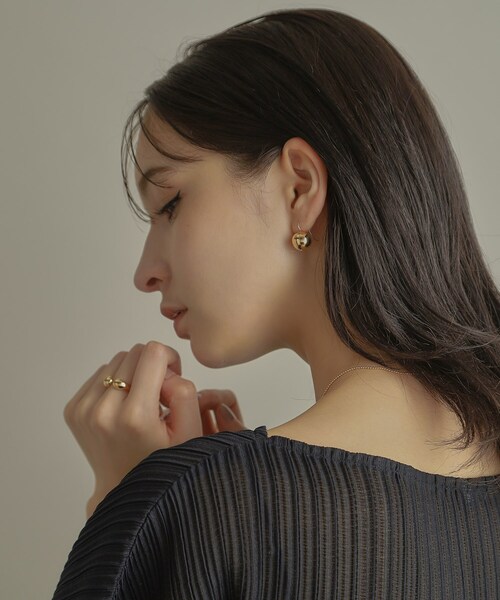 COCOSHNIK(ココシュニック)の「K10中空プランプシェイプ フックピアス(ピアス(両耳用)・レディース・イエローゴールド・00)」の9枚目の写真