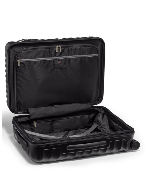 TUMI(トゥミ)の「19 DEGREE ショート・トリップ・エクスパンダブル・4ウィール・パッキングケース スーツケース 5泊~7泊程度(スーツケース/キャリーバッグ・メンズ・ブラック系その他・FREE)」の2枚目の写真