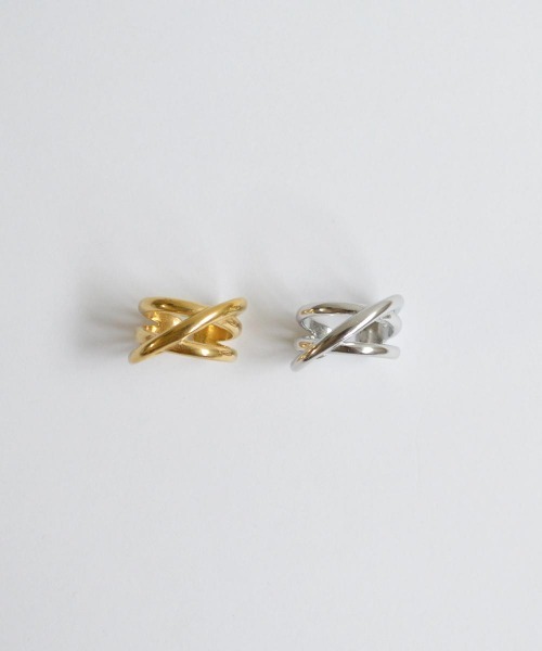 emouv by est(エモーヴバイエスト)の「ツイストデザインリング(リング・レディース・シルバー/ゴールド・5号/6号/7号)」の4枚目の写真
