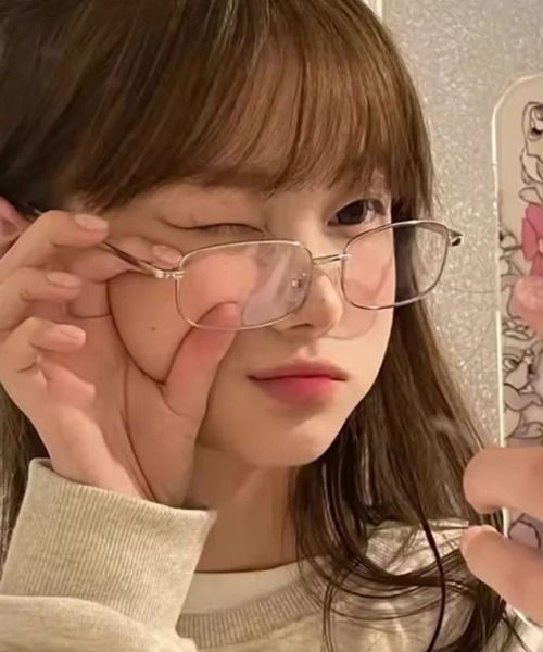 BARELY BLUE（ベアリーブルー）の「【 BARELY BLUE / ベアリーブルー 】 スクエア クリア レンズ メガネ ユニセックス（メガネ・レディース・ゴールド/ブラック/シルバー・FREE）」の13枚目の写真