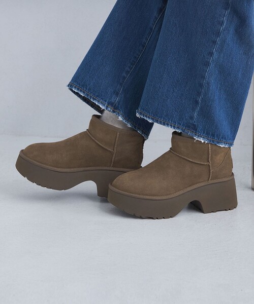 UGG(アグ)の「<UGG>クラシック ウルトラ ミニ ニュー ハイツ ブーツ(ブーツ・レディース・モカ/ブラック・5/8/6/7)」の16枚目の写真