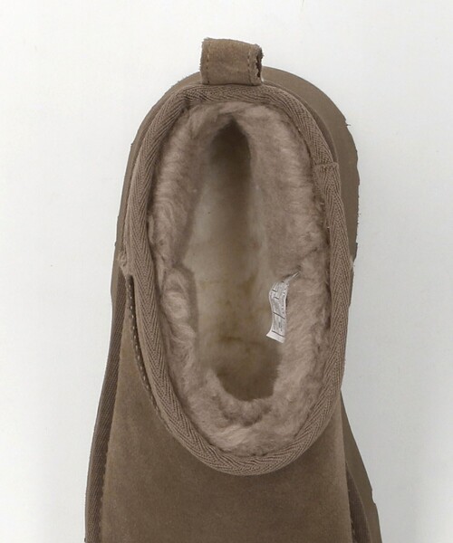 UGG(アグ)の「<UGG>クラシック ウルトラ ミニ ニュー ハイツ ブーツ(ブーツ・レディース・モカ/ブラック・5/8/6/7)」の14枚目の写真