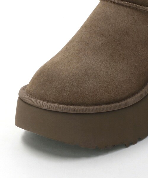 UGG(アグ)の「<UGG>クラシック ウルトラ ミニ ニュー ハイツ ブーツ(ブーツ・レディース・モカ/ブラック・5/8/6/7)」の15枚目の写真