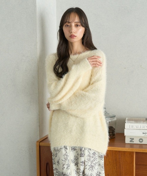 earth music&ecology（アースミュージックアンドエコロジー）の「モヘヤライクレースニット（ニット/セーター・レディース・ラベンダー/ベージュ/チャコールグレー/アイボリー・FREE）」の6枚目の写真