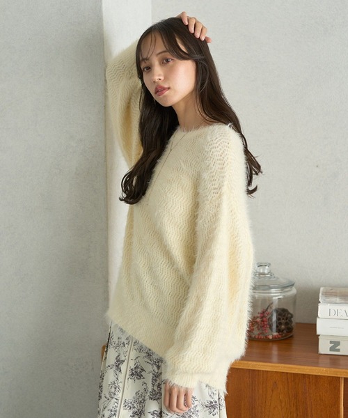 earth music&ecology（アースミュージックアンドエコロジー）の「モヘヤライクレースニット（ニット/セーター・レディース・ラベンダー/ベージュ/チャコールグレー/アイボリー・FREE）」の7枚目の写真