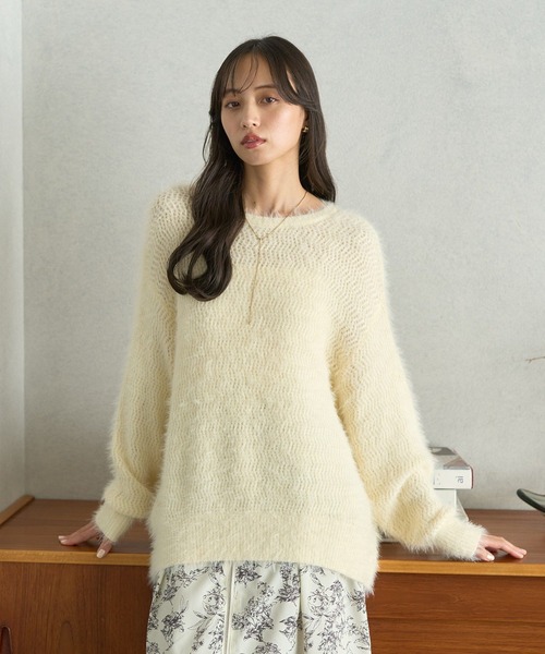 earth music&ecology（アースミュージックアンドエコロジー）の「モヘヤライクレースニット（ニット/セーター・レディース・ラベンダー/ベージュ/チャコールグレー/アイボリー・FREE）」の5枚目の写真