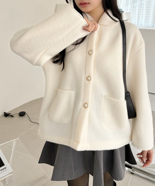 efill（エフィル）の「大きめパールボタンの ボア ブルゾン（ブルゾン・レディース・ホワイト・FREE）」の4枚目の写真