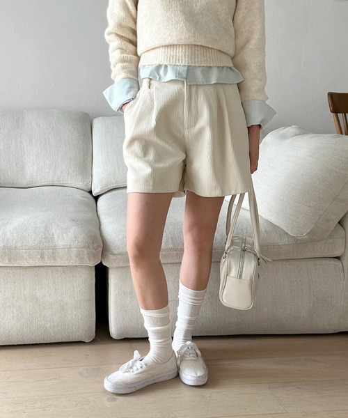 by muni:r（バイ ムニール）の「コーデュロイショートパンツ（その他パンツ・レディース・アイボリー/ブラック/ブラウン・FREE）」の2枚目の写真