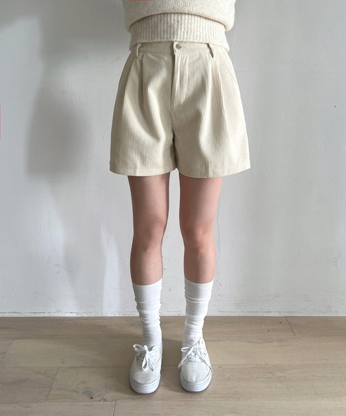 by muni:r（バイ ムニール）の「コーデュロイショートパンツ（その他パンツ・レディース・アイボリー/ブラック/ブラウン・FREE）」の6枚目の写真
