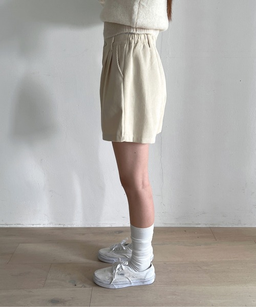 by muni:r（バイ ムニール）の「コーデュロイショートパンツ（その他パンツ・レディース・アイボリー/ブラック/ブラウン・FREE）」の7枚目の写真