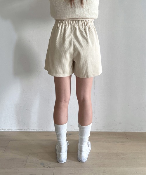 by muni:r（バイ ムニール）の「コーデュロイショートパンツ（その他パンツ・レディース・アイボリー/ブラック/ブラウン・FREE）」の8枚目の写真