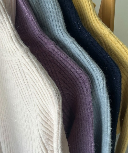 VitaFelice（ヴィータフェリーチェ）の「ラメタートルニット（ニット/セーター・レディース・パープル/ネイビー/イエロー/オフホワイト/サックスブルー・FREE）」の9枚目の写真