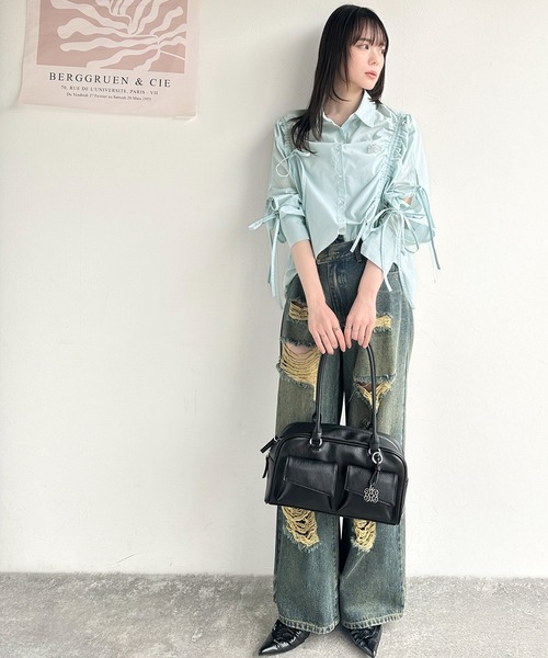 mily bilet(ミウィビレット)の「【mily bilet】大人カジュアルに高級感をプラス。ロゴブローチ付きドロストリボンビッグシャツ(長袖)(シャツ/ブラウス・レディース・ブルー系その他/ホワイト/イエロー系その他/サックスブルー・X-LARGE/SMALL/MEDIUM/LARGE)」の6枚目の写真