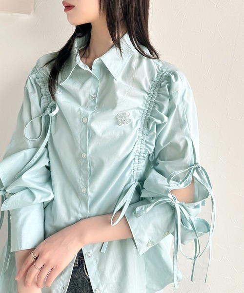 mily bilet(ミウィビレット)の「【mily bilet】大人カジュアルに高級感をプラス。ロゴブローチ付きドロストリボンビッグシャツ(長袖)(シャツ/ブラウス・レディース・ブルー系その他/ホワイト/イエロー系その他/サックスブルー・X-LARGE/SMALL/MEDIUM/LARGE)」の8枚目の写真