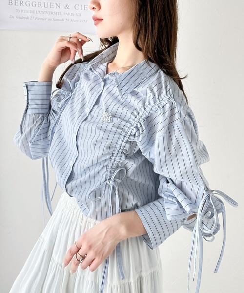 mily bilet(ミウィビレット)の「【mily bilet】大人カジュアルに高級感をプラス。ロゴブローチ付きドロストリボンビッグシャツ(長袖)(シャツ/ブラウス・レディース・ブルー系その他/ホワイト/イエロー系その他/サックスブルー・X-LARGE/SMALL/MEDIUM/LARGE)」の16枚目の写真