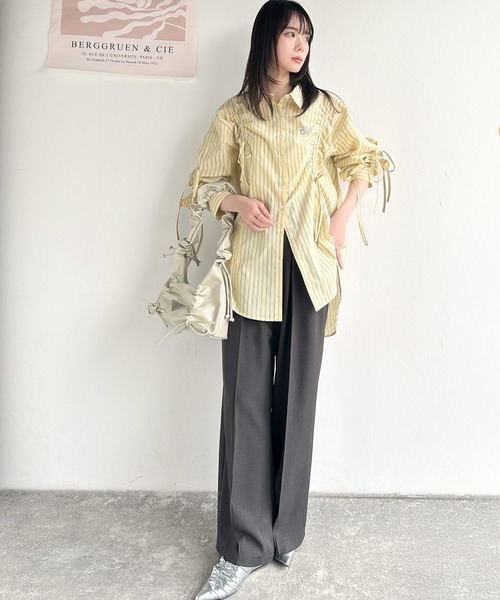 mily bilet(ミウィビレット)の「【mily bilet】大人カジュアルに高級感をプラス。ロゴブローチ付きドロストリボンビッグシャツ(長袖)(シャツ/ブラウス・レディース・ブルー系その他/ホワイト/イエロー系その他/サックスブルー・X-LARGE/SMALL/MEDIUM/LARGE)」の19枚目の写真
