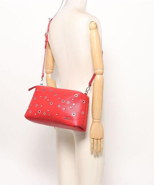 Desigual(デシグアル)の「Colorful Studded Shoulder Bag - Red/カラフルスタッズショルダーバッグ レッド(ハンドバッグ・レディース・レッド・FREE)」の4枚目の写真