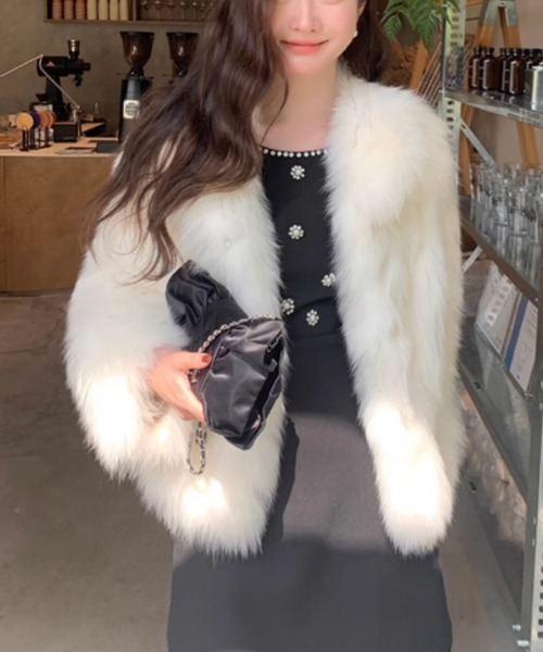 ENLIKE（エンリケ）の「フェイクファーボリュームジャケット（その他アウター・レディース・ブラック/ホワイト/ピンク/ベージュ・FREE）」の7枚目の写真