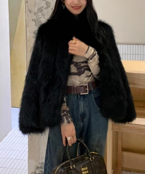 ENLIKE（エンリケ）の「フェイクファーボリュームジャケット（その他アウター・レディース・ブラック/ホワイト/ピンク/ベージュ・FREE）」の16枚目の写真