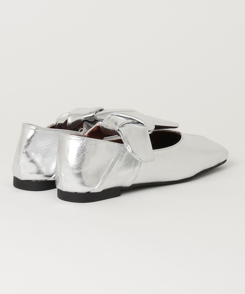 Lutim by u(ルチバイユー)の「Square Toe Ribbon Belt Pumps / スクエアトゥリボンベルトパンプス(パンプス・レディース・シルバー/ブラック/ゴールド・39/37)」の10枚目の写真