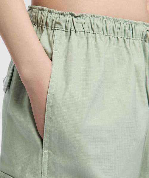 NIKE（ナイキ）の「ナイキ スポーツウェア ウィメンズ ミッドライズ カーゴ パンツ / Nike Sportswear Women's Mid-Rise Cargo Pants FV7521-370 Jade Horizon（カーゴパンツ・レディース・グリーン系その他・2XL/L/M/S/XL/XS）」の8枚目の写真