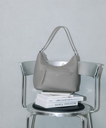 Beau're（ヴュレ）の「BEAURE ヴュレ カウレザー タッセル ワンショルダー（ショルダーバッグ）」