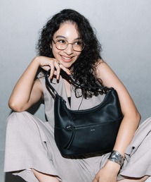 Beau're（ヴュレ）の「BEAURE ヴュレ カウレザー タッセル ワンショルダー（ショルダーバッグ）」