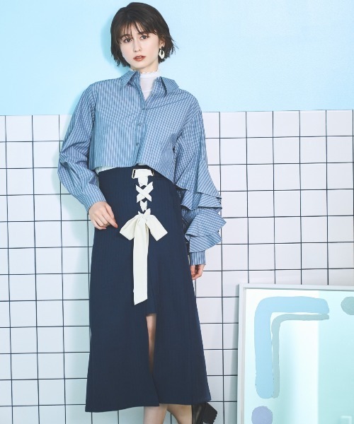 AND COUTURE(アンドクチュール)の「サイドレースアップリボンスリットスカート(スカート・レディース・ベージュ/グレー/ネイビー・MEDIUM/SMALL)」の4枚目の写真