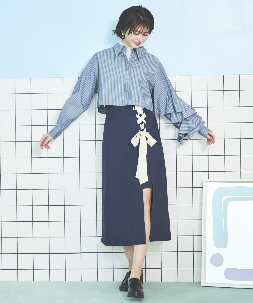 AND COUTURE(アンドクチュール)の「サイドレースアップリボンスリットスカート(スカート・レディース・ベージュ/グレー/ネイビー・MEDIUM/SMALL)」の5枚目の写真