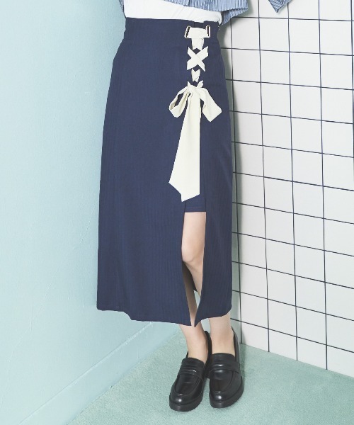 AND COUTURE(アンドクチュール)の「サイドレースアップリボンスリットスカート(スカート・レディース・ベージュ/グレー/ネイビー・MEDIUM/SMALL)」の18枚目の写真