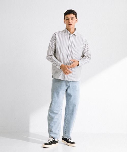 URBAN RESEARCH Sonny Label(アーバンリサーチサニーレーベル)の「『WEB/一部店舗限定カラー』ストライプレギュラーカラーシャツ(シャツ/ブラウス・メンズ・ライトブルー/ホワイト系その他/ブルー系その他/ブラック系その他・MEDIUM/LARGE)」の21枚目の写真