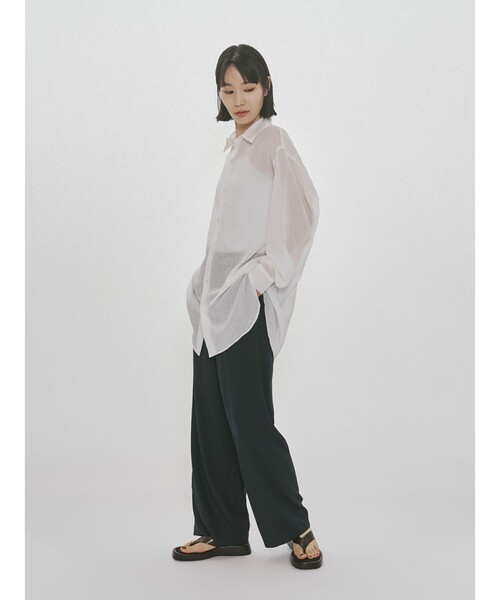 MIDIUMISOLID（ミディウミソリッド）の「MIDIUMISOLID for Ladies シアーロングスリーブシャツ（シャツ/ブラウス・レディース・オフホワイト/ブラック/カーキ/イエロー・FREE）」の15枚目の写真