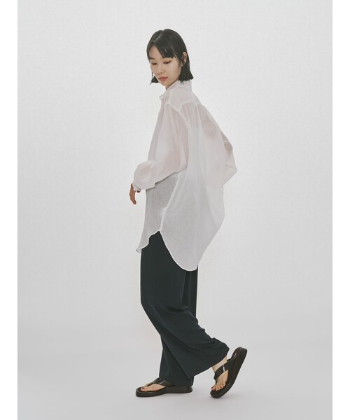MIDIUMISOLID（ミディウミソリッド）の「MIDIUMISOLID for Ladies シアーロングスリーブシャツ（シャツ/ブラウス・レディース・オフホワイト/ブラック/カーキ/イエロー・FREE）」の16枚目の写真