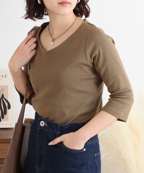 atONE（アットワン）の「Vネック七分袖プルオーバー（Tシャツ/カットソー・レディース・カーキ/杢グレー/チャコールグレー/オフホワイト/ブラック・4L/3L/LL/L/M）」の5枚目の写真