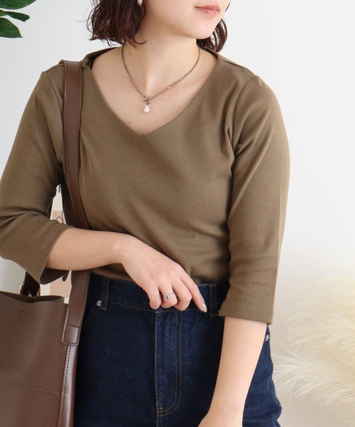 atONE（アットワン）の「Vネック七分袖プルオーバー（Tシャツ/カットソー・レディース・カーキ/杢グレー/チャコールグレー/オフホワイト/ブラック・4L/3L/LL/L/M）」の22枚目の写真