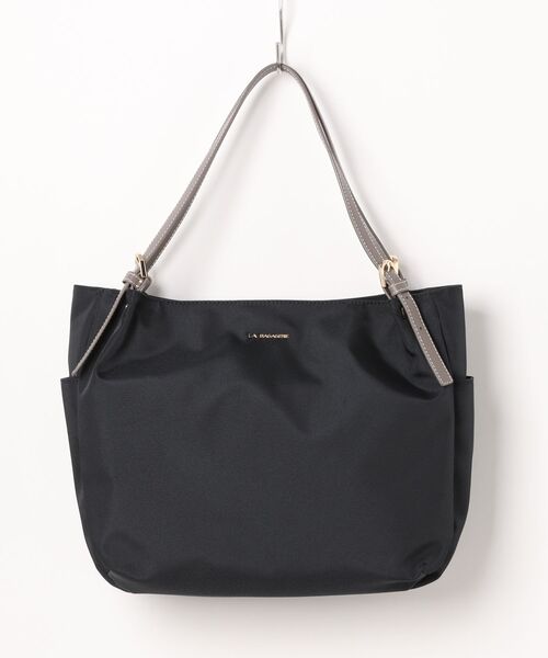 LA BAGAGERIE(ラバガジェリー)の「ポリエステルキャンバス A4トート(トートバッグ・レディース・グレー/ブラック/アイボリー/ネイビー/ブラウン/ワイン・FREE)」の5枚目の写真
