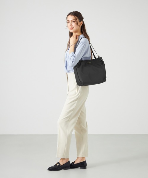 LA BAGAGERIE(ラバガジェリー)の「ポリエステルキャンバス A4トート(トートバッグ・レディース・グレー/ブラック/アイボリー/ネイビー/ブラウン/ワイン・FREE)」の11枚目の写真