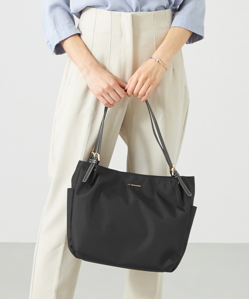 LA BAGAGERIE(ラバガジェリー)の「ポリエステルキャンバス A4トート(トートバッグ・レディース・グレー/ブラック/アイボリー/ネイビー/ブラウン/ワイン・FREE)」の13枚目の写真