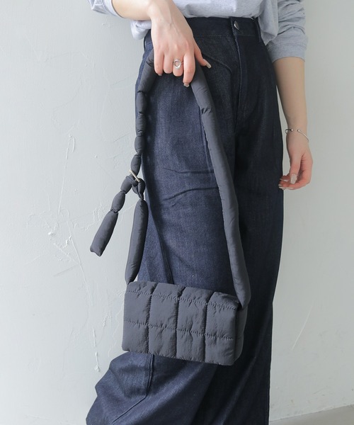 HER CLOSET(ハークローゼット)の「【shemoshelly】カラーキルディングショルダーバック(ショルダーバッグ・レディース・ブラック/ブルー/グリーン・FREE)」の6枚目の写真