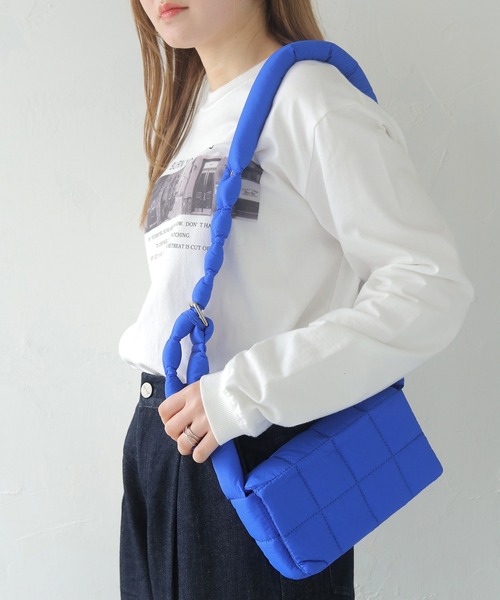 HER CLOSET(ハークローゼット)の「【shemoshelly】カラーキルディングショルダーバック(ショルダーバッグ・レディース・ブラック/ブルー/グリーン・FREE)」の14枚目の写真