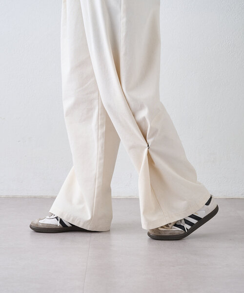 CIAOPANIC TYPY（チャオパニックティピー）の「2WAYシルエットサス付きチノパンツ（サロペット/オーバーオール・レディース・ブラック/ベージュ/オフホワイト・MEDIUM/SMALL）」の10枚目の写真