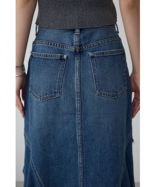 AZUL by moussy(アズールバイマウジー)の「【身長/骨格別着用画像あり】AZUL DENIM ダメージマーメイドスカート 春服 夏服 秋服 冬服 ロングスカート デニムスカート スタイルアップ(デニムスカート・レディース・ブルー/ライトブラック・SMALL/MEDIUM)」の6枚目の写真