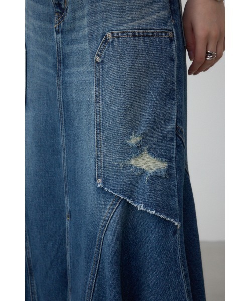 AZUL by moussy(アズールバイマウジー)の「【身長/骨格別着用画像あり】AZUL DENIM ダメージマーメイドスカート 春服 夏服 秋服 冬服 ロングスカート デニムスカート スタイルアップ(デニムスカート・レディース・ブルー/ライトブラック・SMALL/MEDIUM)」の5枚目の写真
