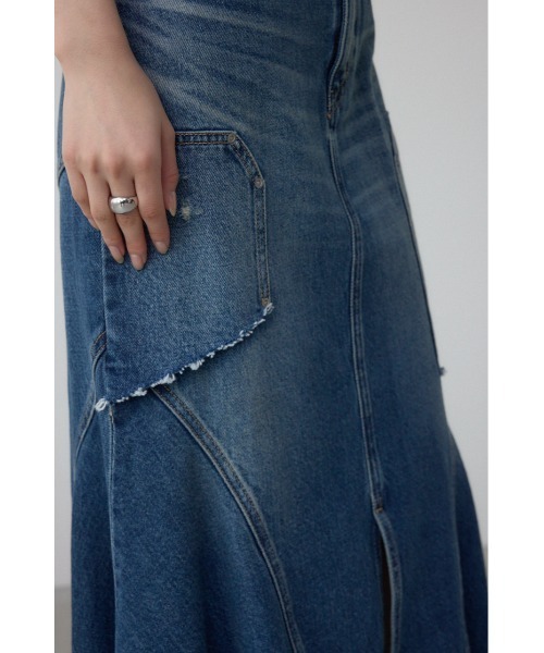 AZUL by moussy(アズールバイマウジー)の「【身長/骨格別着用画像あり】AZUL DENIM ダメージマーメイドスカート 春服 夏服 秋服 冬服 ロングスカート デニムスカート スタイルアップ(デニムスカート・レディース・ブルー/ライトブラック・SMALL/MEDIUM)」の4枚目の写真
