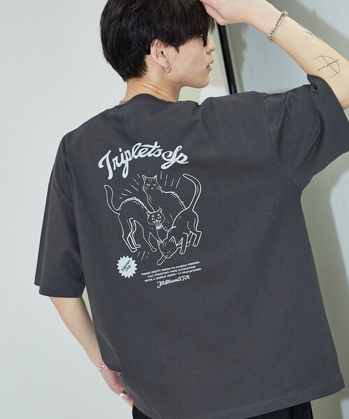 PUBLUX（パブリュクス）の「PUBLUX/パブリュクス ”triplet”キャット アニマル プリントTシャツ　限定展開（Tシャツ/カットソー・レディース・チャコールグレー/オフホワイト/ライトグレー・LARGE/SMALL/MEDIUM）」の3枚目の写真