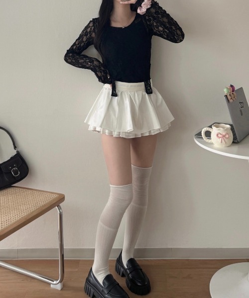 nemne store(ネンネストア)の「《Delfy》ガーターディテールレーストップス(シャツ/ブラウス・レディース・ブラック系/アイボリー・フリー)」の9枚目の写真