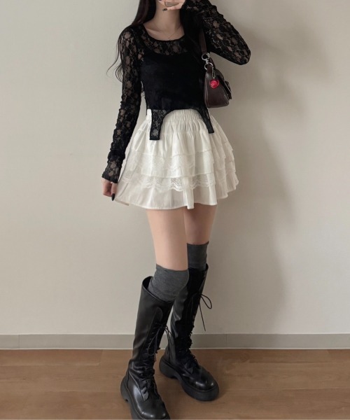 nemne store(ネンネストア)の「《Delfy》ガーターディテールレーストップス(シャツ/ブラウス・レディース・ブラック系/アイボリー・フリー)」の6枚目の写真