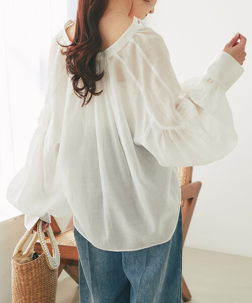 La boutique BonBon（ラブティックボンボン）の「【ふんわり透け感が美しい】シアーリボンボリュームスリーブブラウス（シャツ/ブラウス・レディース・ピンク/サックスブルー/ホワイト・FREE）」の11枚目の写真