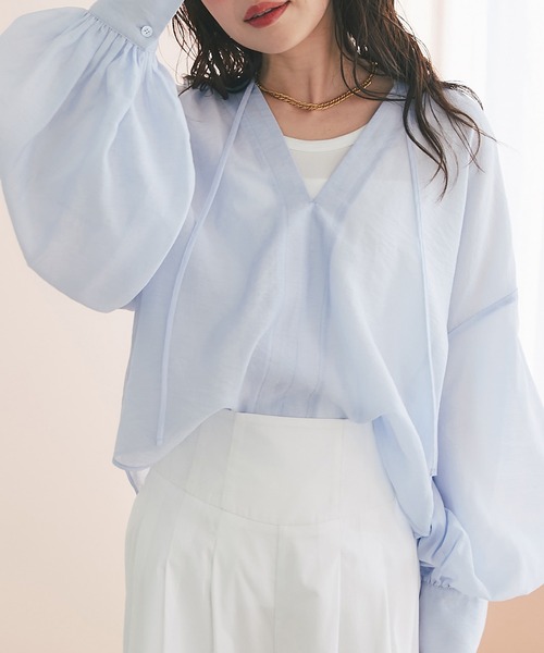 La boutique BonBon（ラブティックボンボン）の「【ふんわり透け感が美しい】シアーリボンボリュームスリーブブラウス（シャツ/ブラウス・レディース・ピンク/サックスブルー/ホワイト・FREE）」の4枚目の写真
