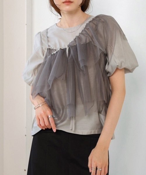 Bab(バブ)の「【2点セット】チュールビスチェ+ボリュームスリーブブラウスセット(シャツ/ブラウス・レディース・ベージュ/アイボリー/グレー・MEDIUM)」の1枚目の写真